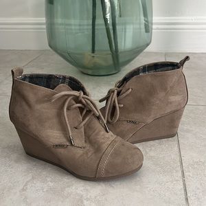 Bongo wedge boots 🥾